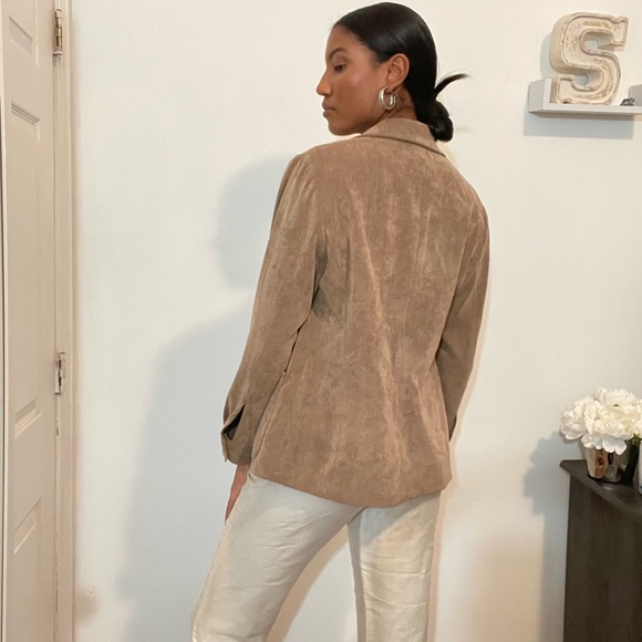 Brown blazer jacket and cream top - Picture 9 of 10